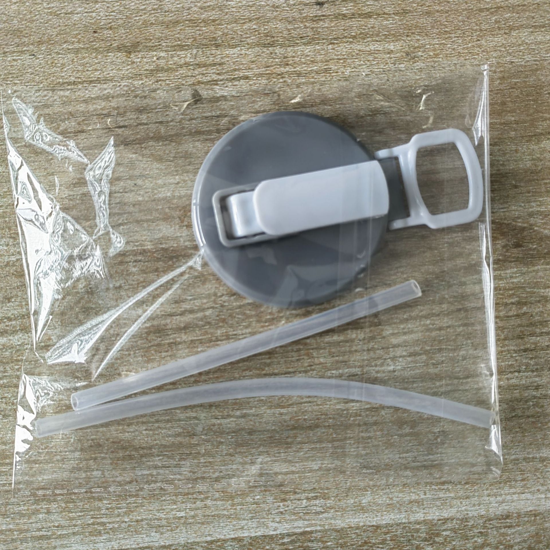 Reusable can cover for picnics and travel